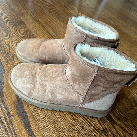 UGG Classic Mini II boot size 10 in Chestnut - Picture 3 of 9